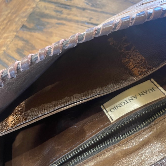JUAN ANTONIO TOOLED CLUTCH - Picture 6 of 7